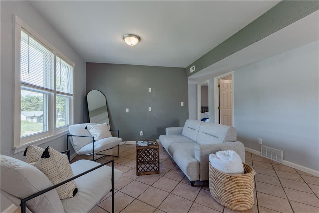4525 Freeman Avenue — photo 10