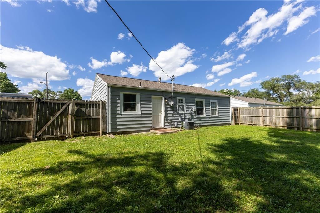 4525 Freeman Avenue — photo 17