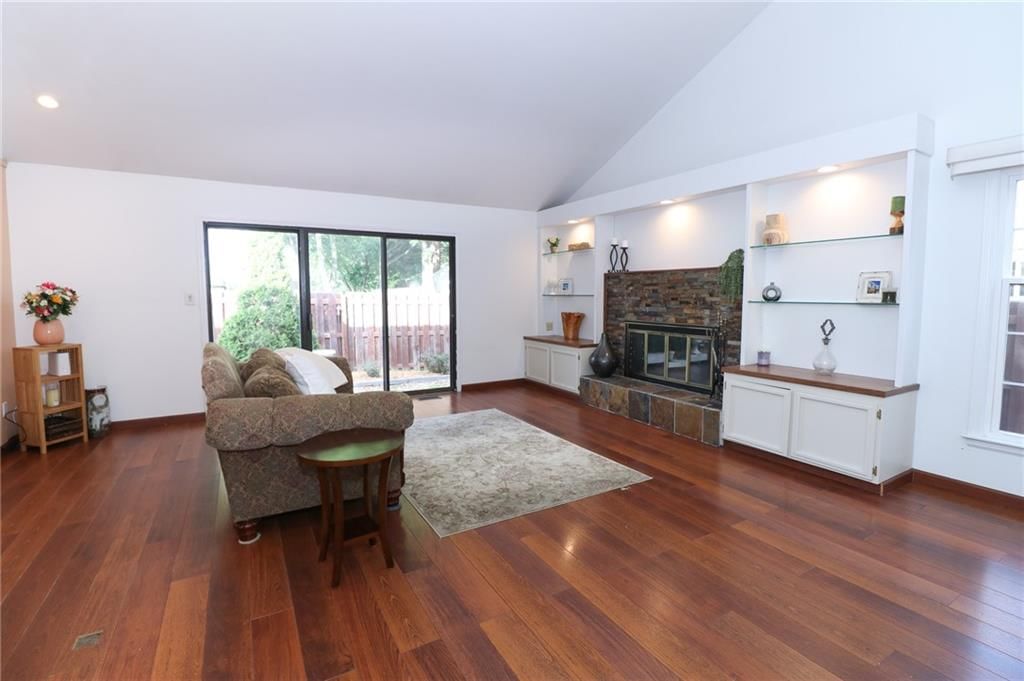 2218 Condolea Terrace — photo 6