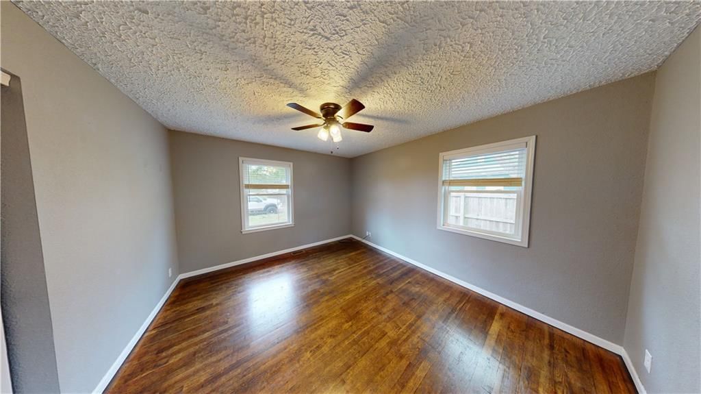 1010 W Douglas Street — photo 4