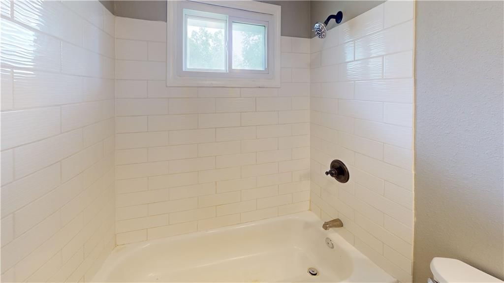 1010 W Douglas Street — photo 7