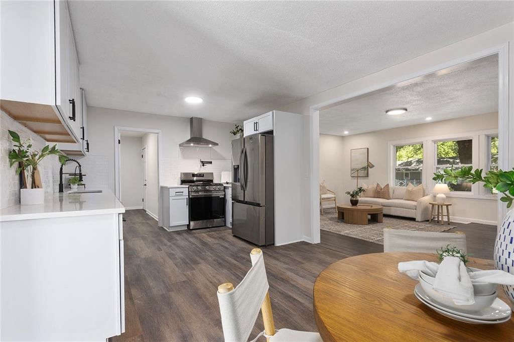 825 S Weaver Street — photo 9