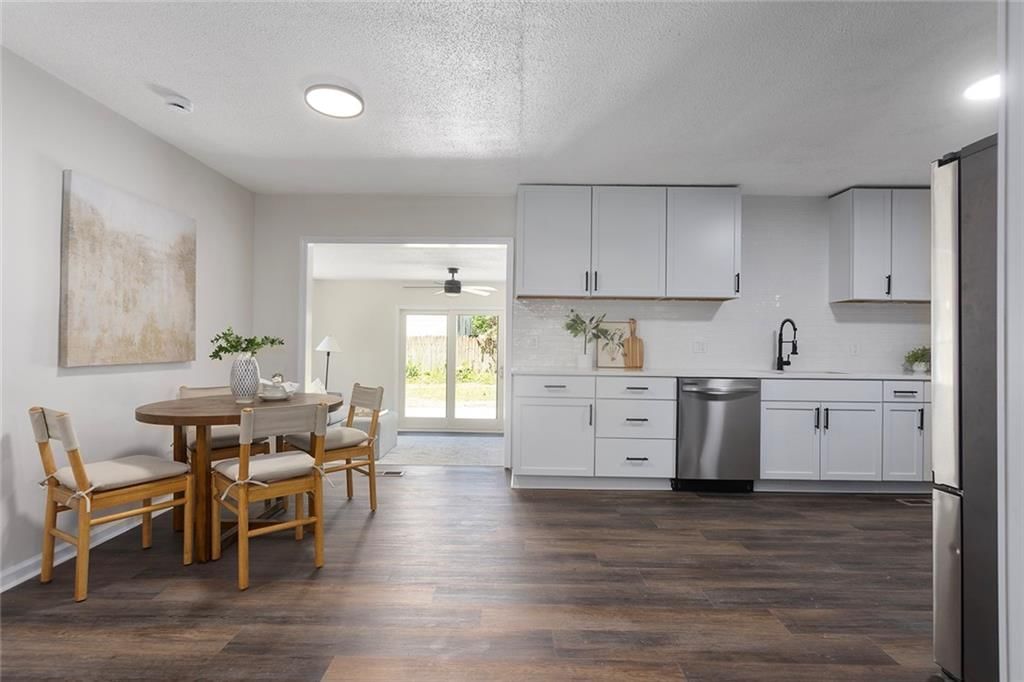 825 S Weaver Street — photo 14