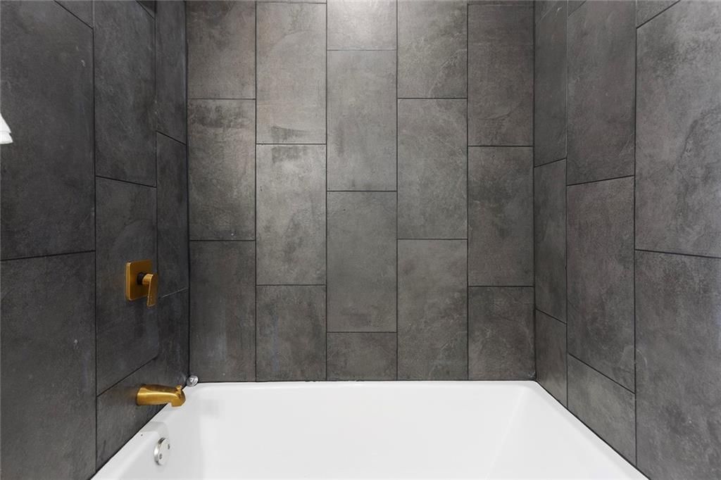 825 S Weaver Street — photo 16