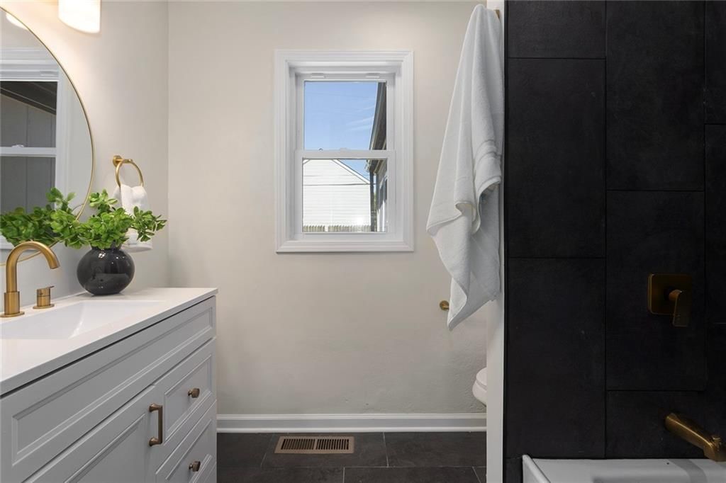 825 S Weaver Street — photo 19