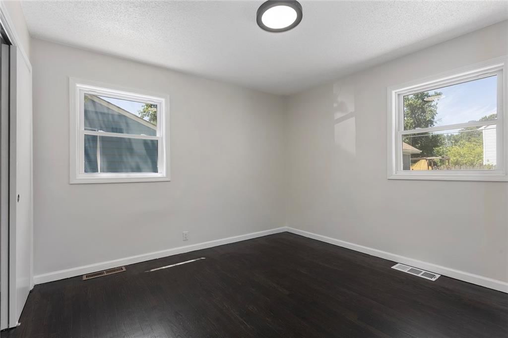 825 S Weaver Street — photo 20