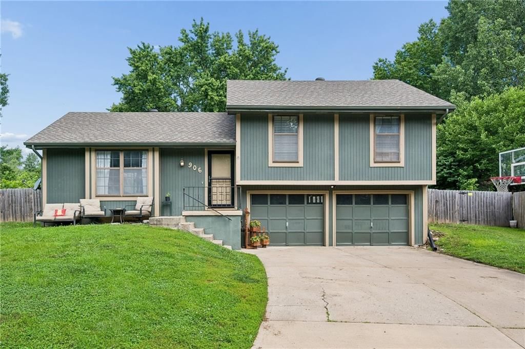 906 Shiloh Court, Liberty, MO