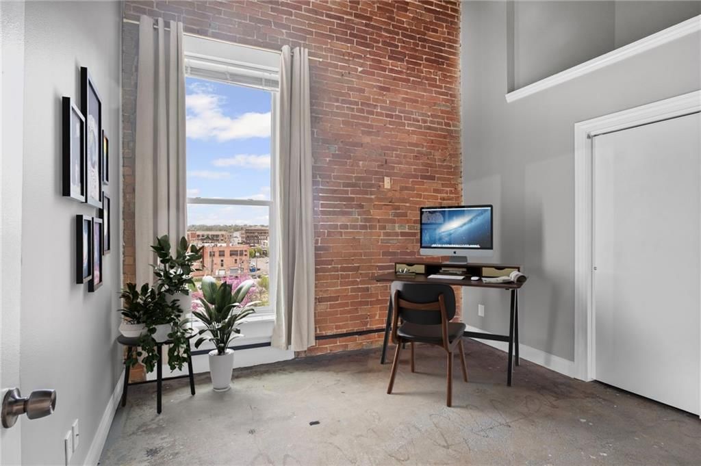 113 W 5th Street — photo 7
