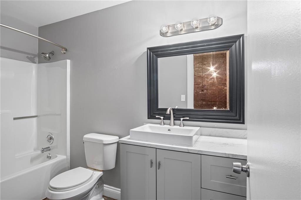 113 W 5th Street — photo 9