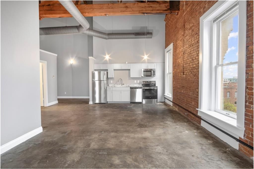 113 W 5th Street — photo 16