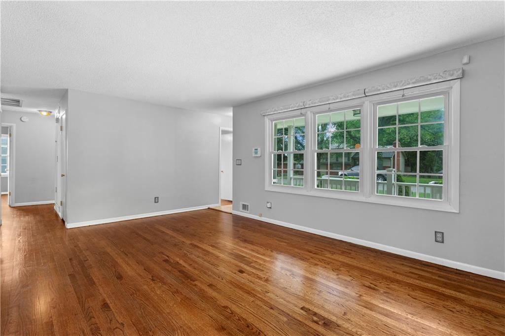 18200 Hanthorne Drive — photo 10