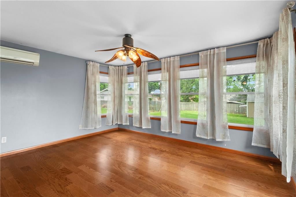 18200 Hanthorne Drive — photo 12