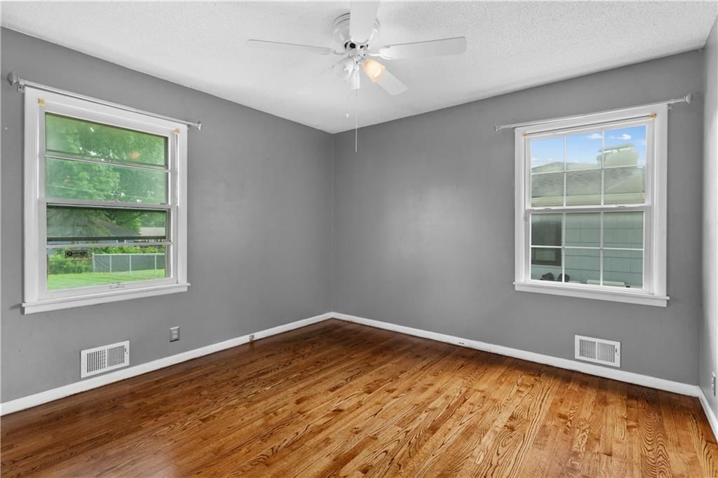 18200 Hanthorne Drive — photo 14