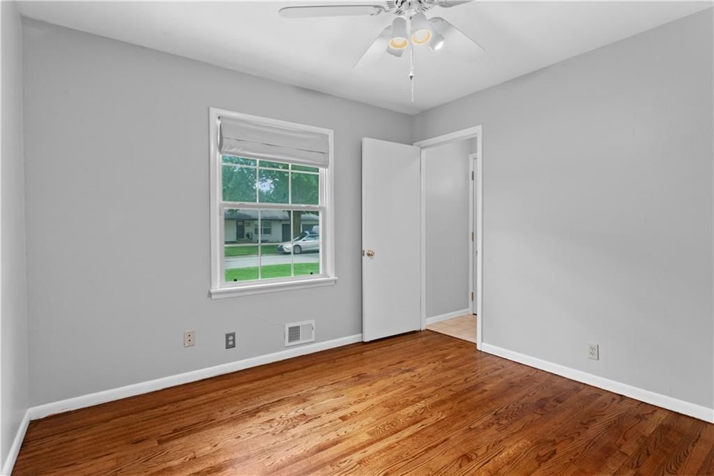 18200 Hanthorne Drive — photo 20