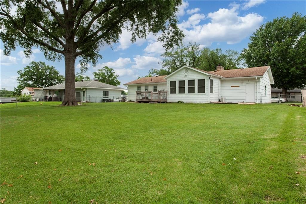 18200 Hanthorne Drive — photo 27