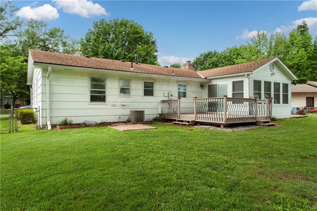 18200 Hanthorne Drive — photo 29