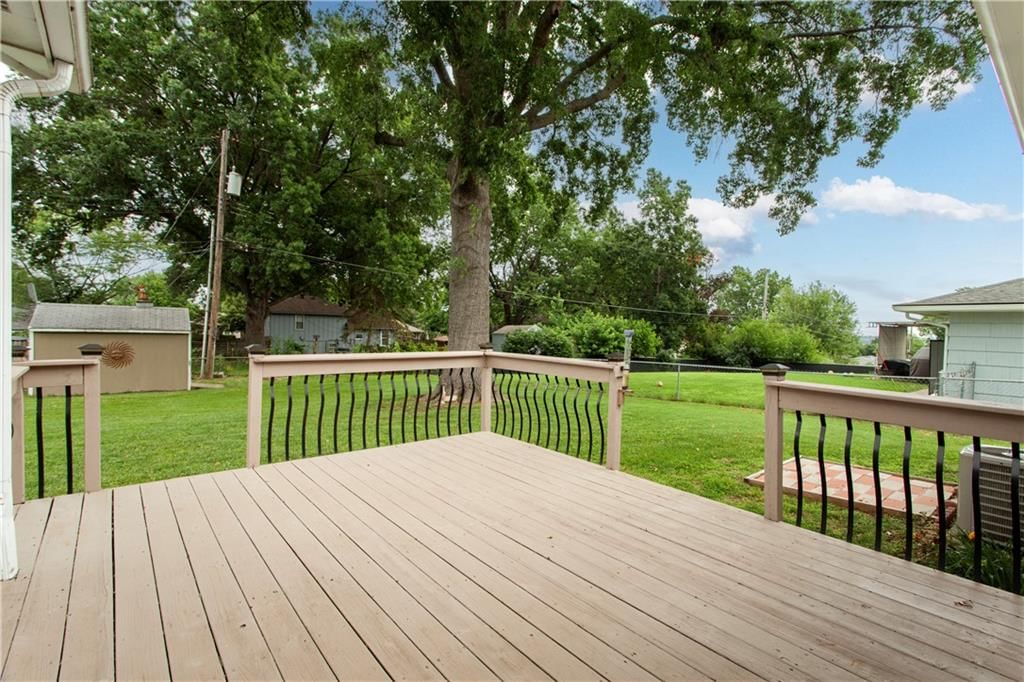 18200 Hanthorne Drive — photo 30