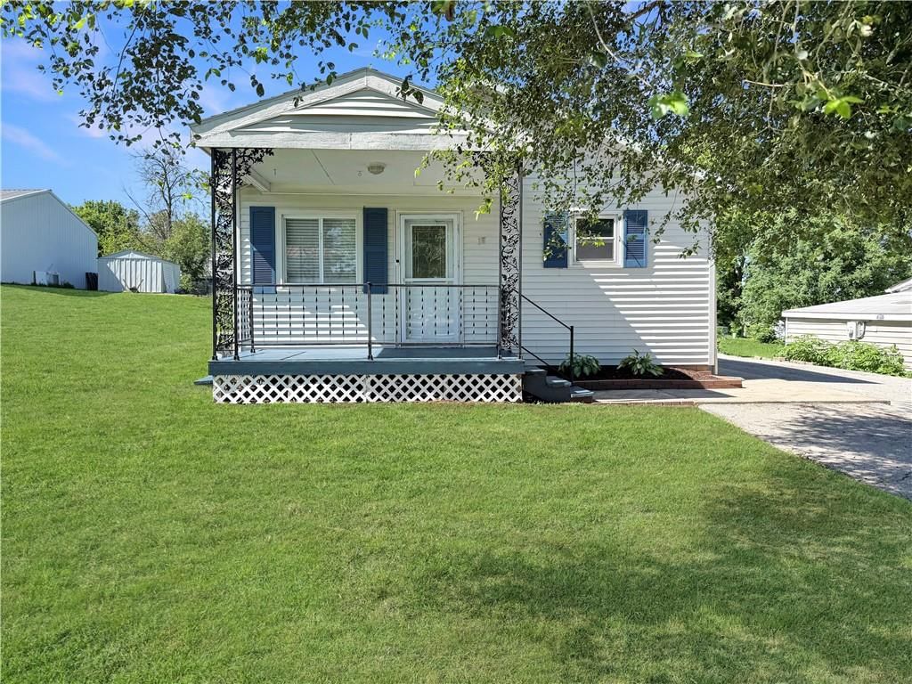 18 E 27th Street, Higginsville, MO