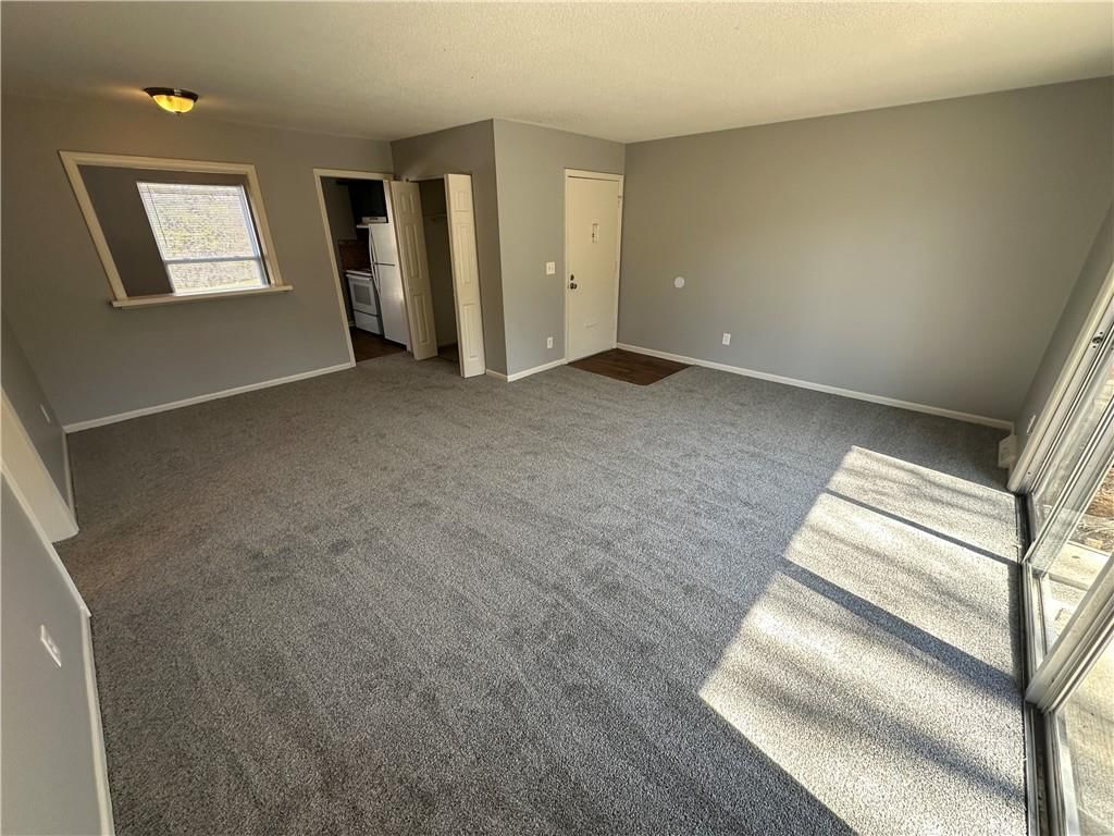 8725 Countryshire Lane — photo 4