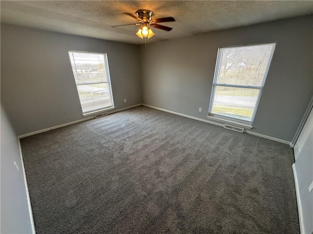 8725 Countryshire Lane — photo 8