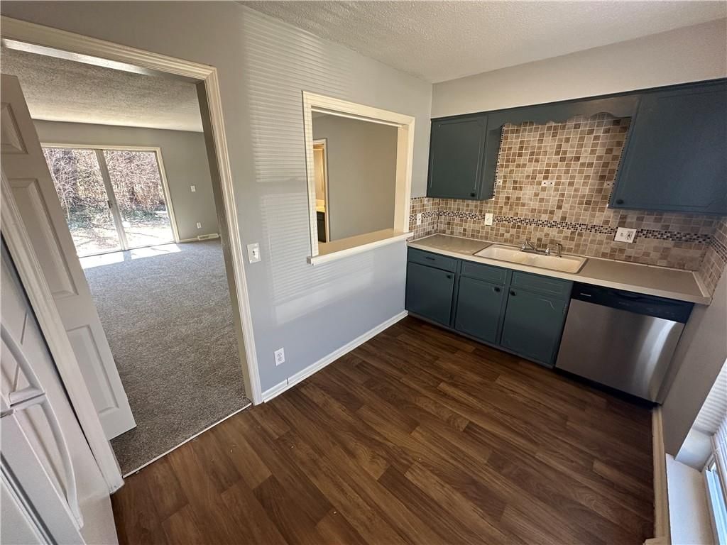 8725 Countryshire Lane — photo 9