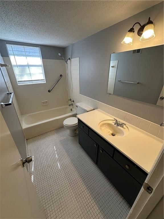 8725 Countryshire Lane — photo 13