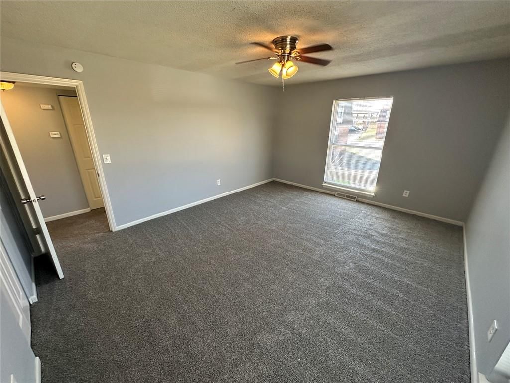 8725 Countryshire Lane — photo 17