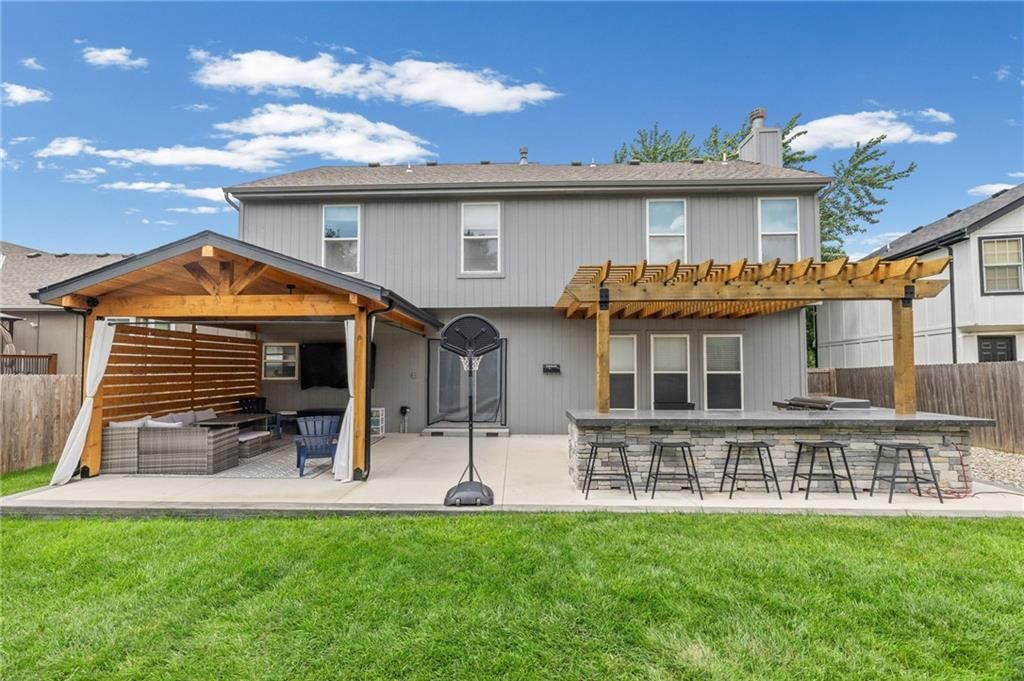 18713 W 160th Street, Olathe, KS