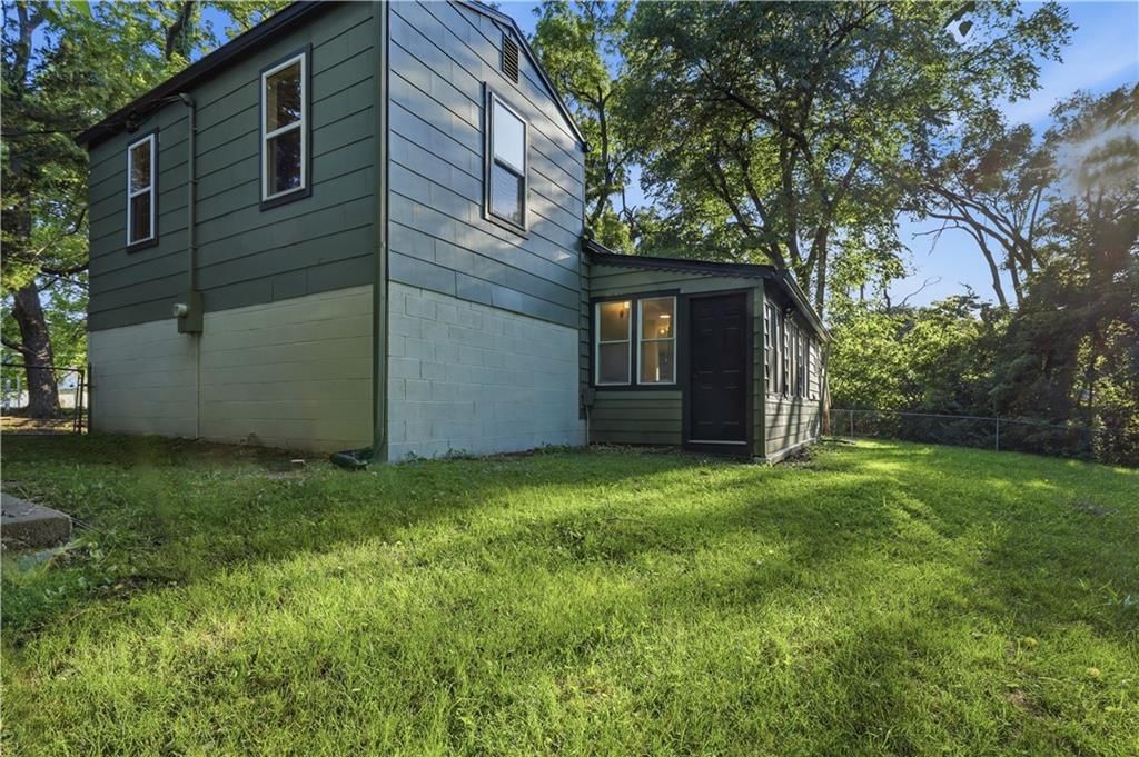 664 Doniphan Street — photo 20