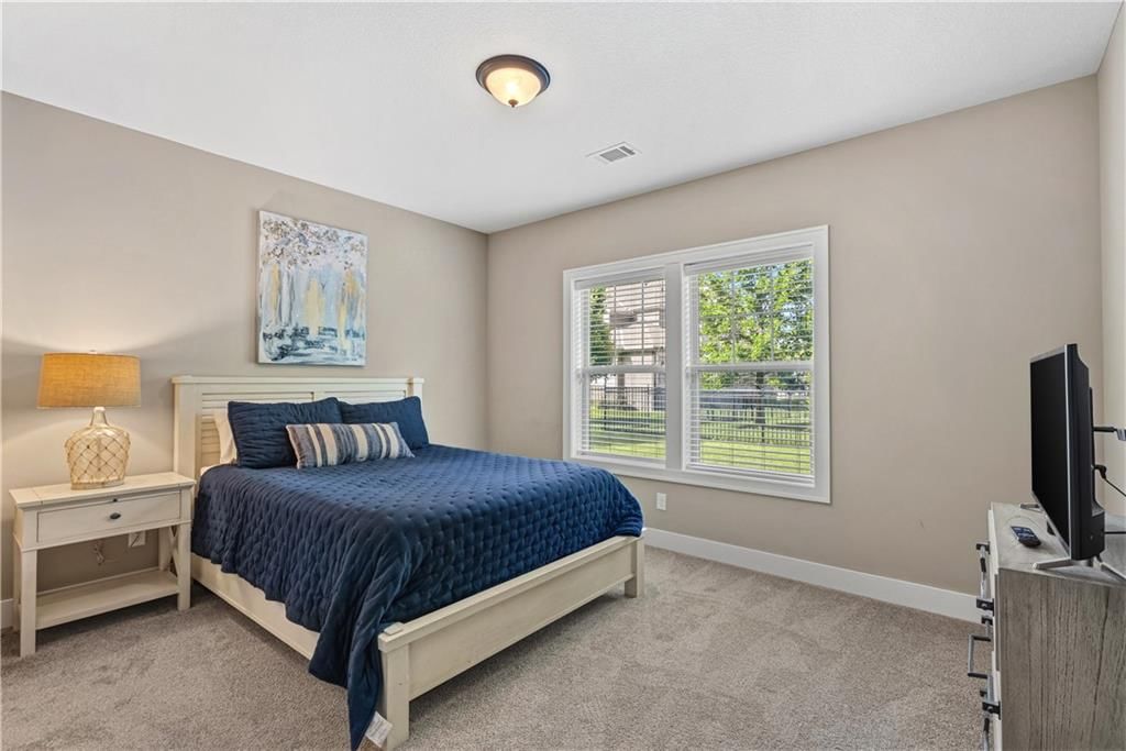 16105 Larsen Street — photo 46