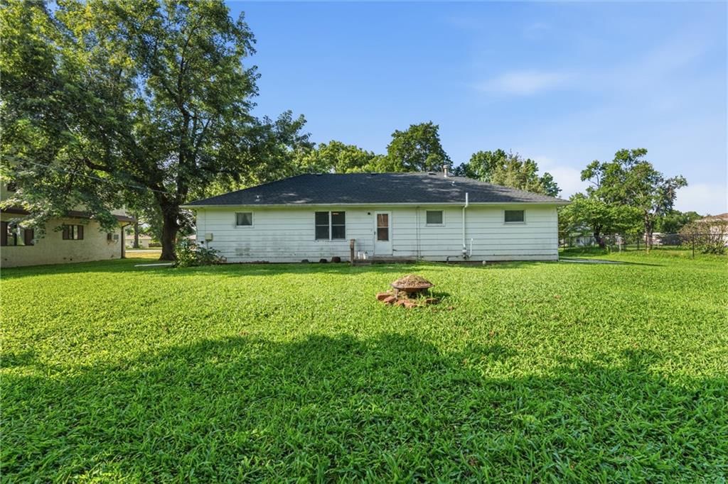 816 Vine Street — photo 32