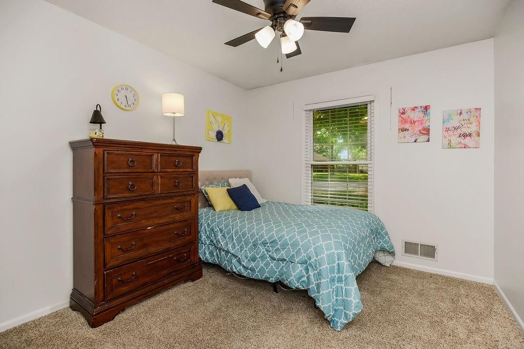 1801 NE Abbey Lane — photo 14