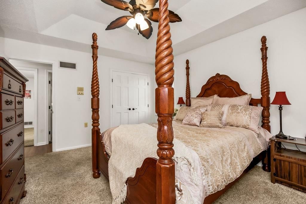 1801 NE Abbey Lane — photo 18