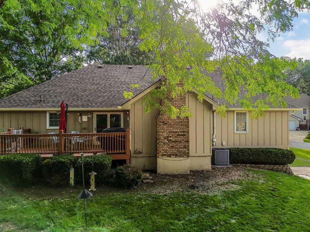 1801 NE Abbey Lane — photo 32
