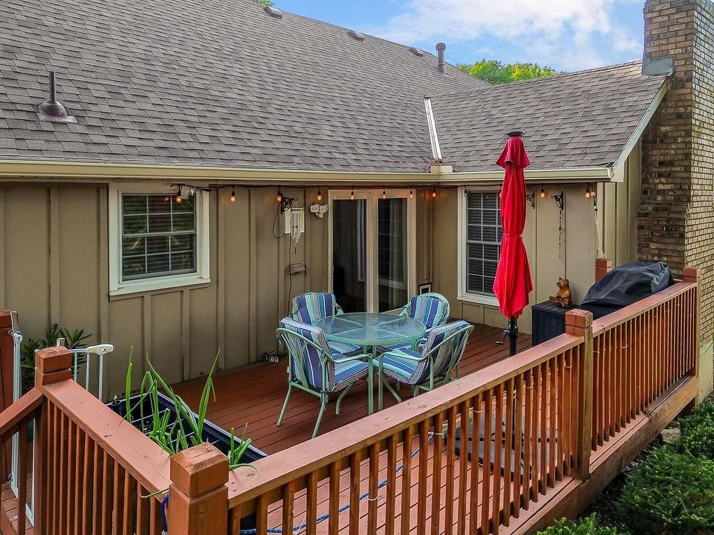 1801 NE Abbey Lane — photo 33