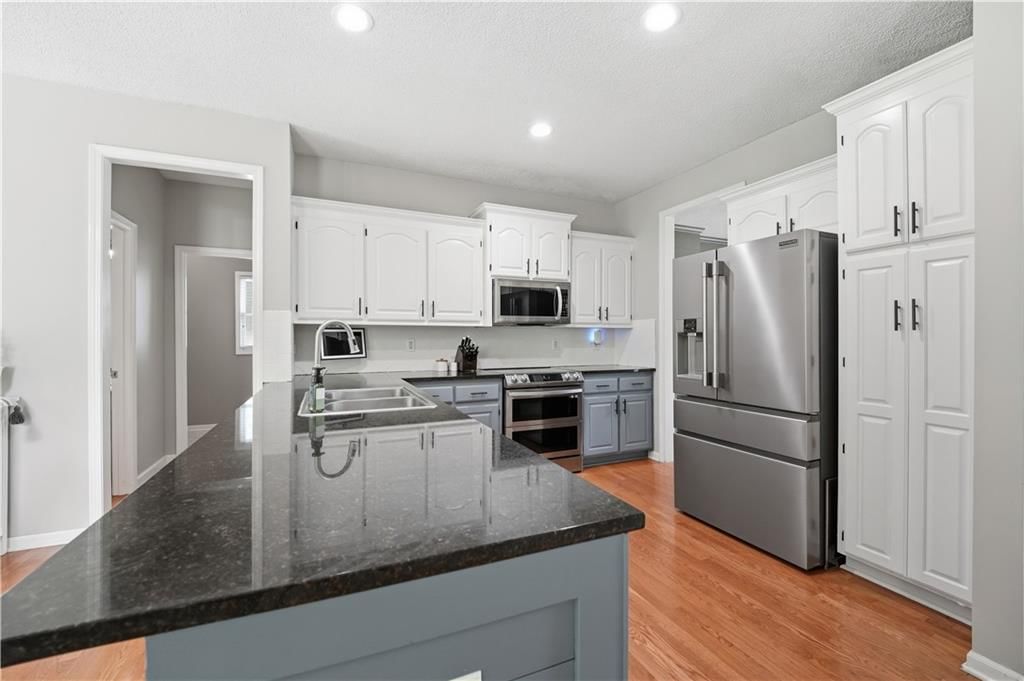 15883 W 154th Terrace — photo 8