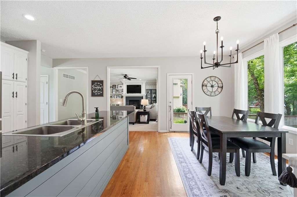 15883 W 154th Terrace — photo 9