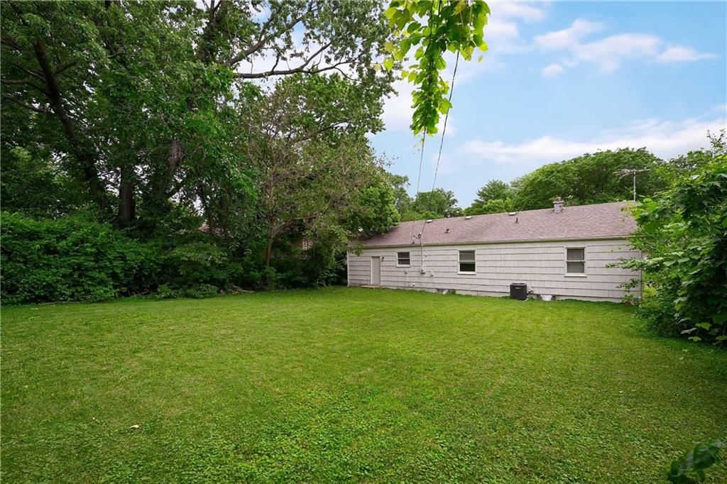 8600 Ford Avenue — photo 13