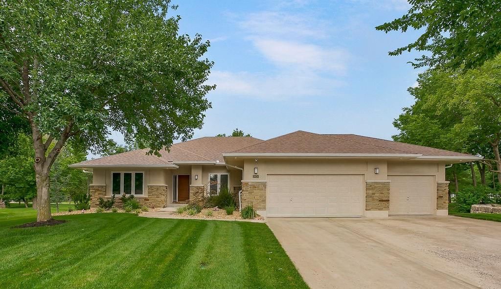 3024 S Fallbrook Court, Blue Springs, MO