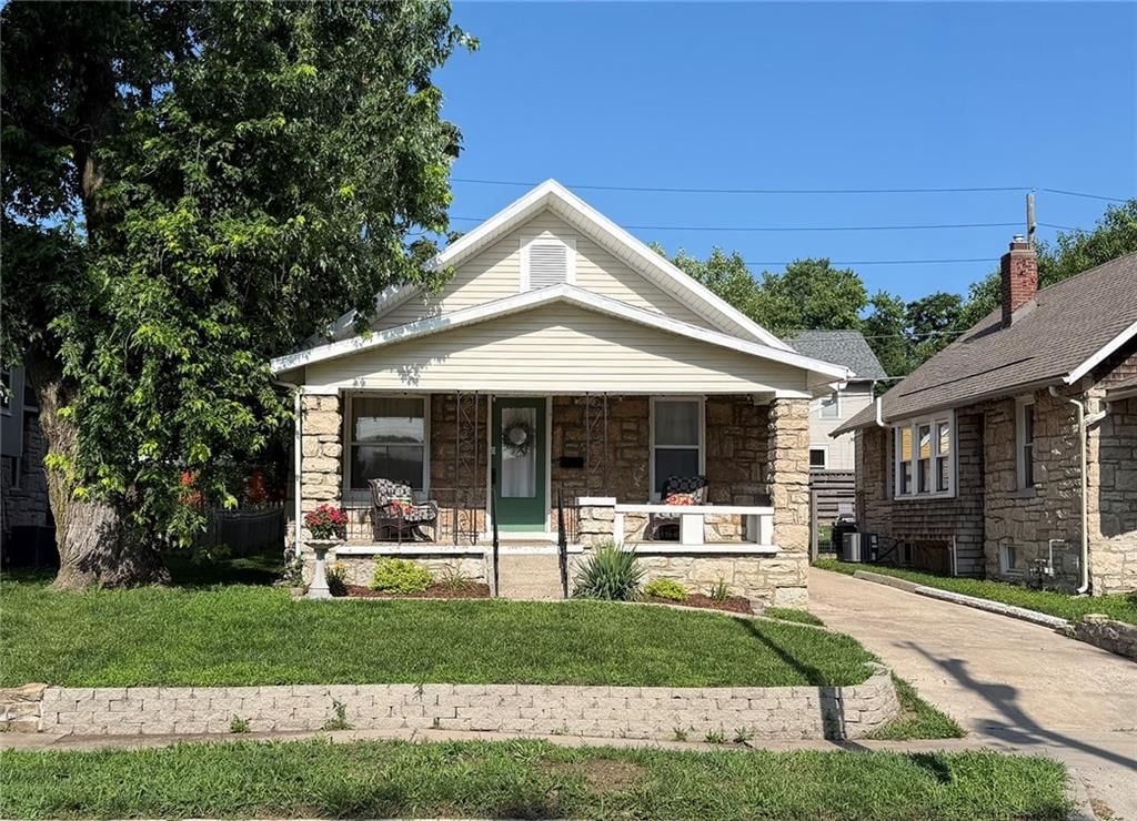 4329 State Line Road, Kansas City, MO