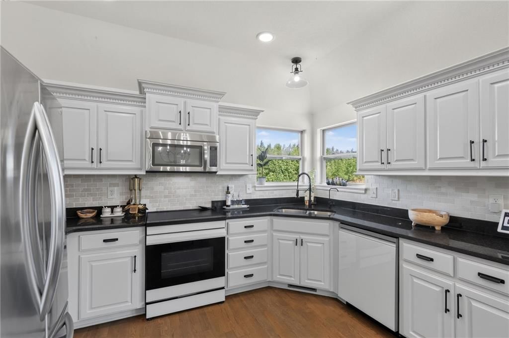 16956 Auburn Court — photo 33