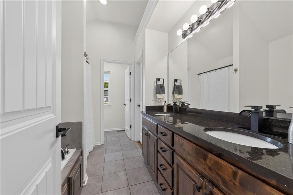 16956 Auburn Court — photo 36