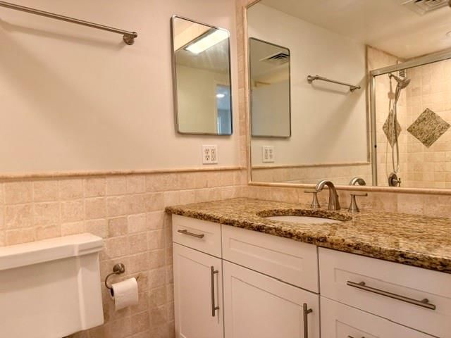 4545 Wornall Road — photo 12