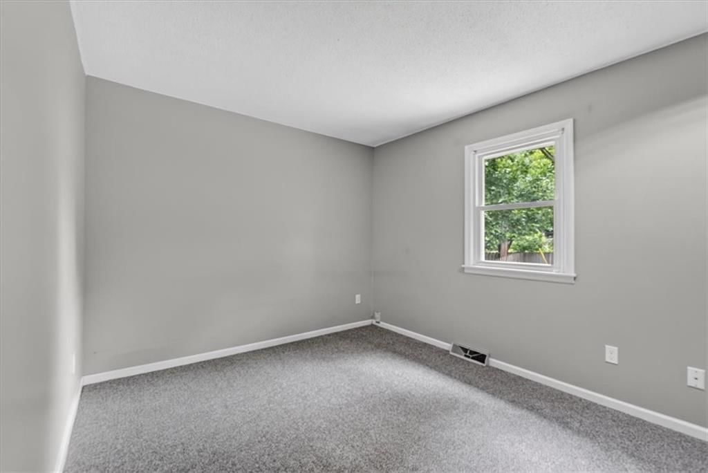 8107 Noland Road — photo 26