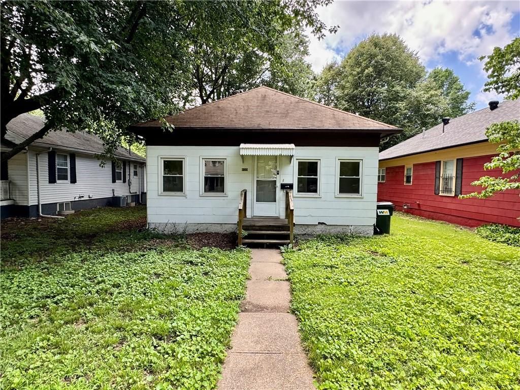 709 Rhodes Street, Grandview, MO