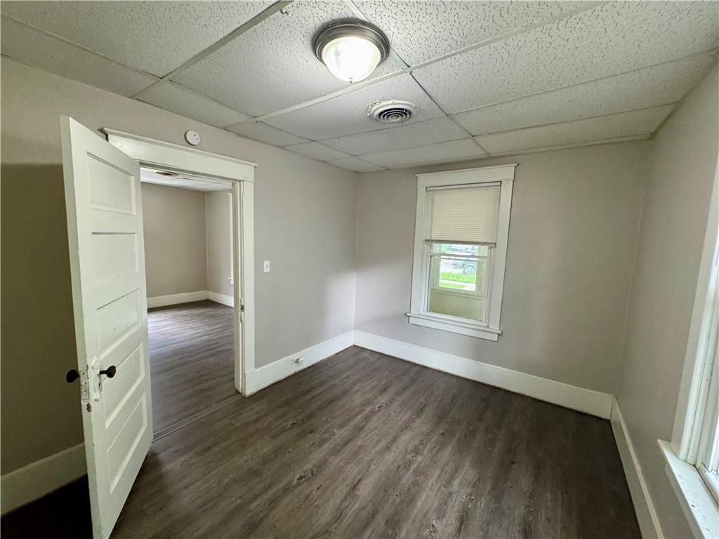 Photo 11 of 23 - 709 Rhodes Street, Grandview, MO 64030