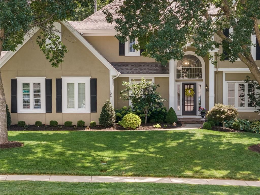 1041 SW Ellis Drive — photo 2