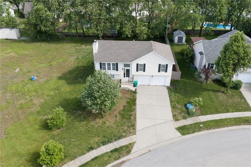 11212 Rowland Avenue — photo 2