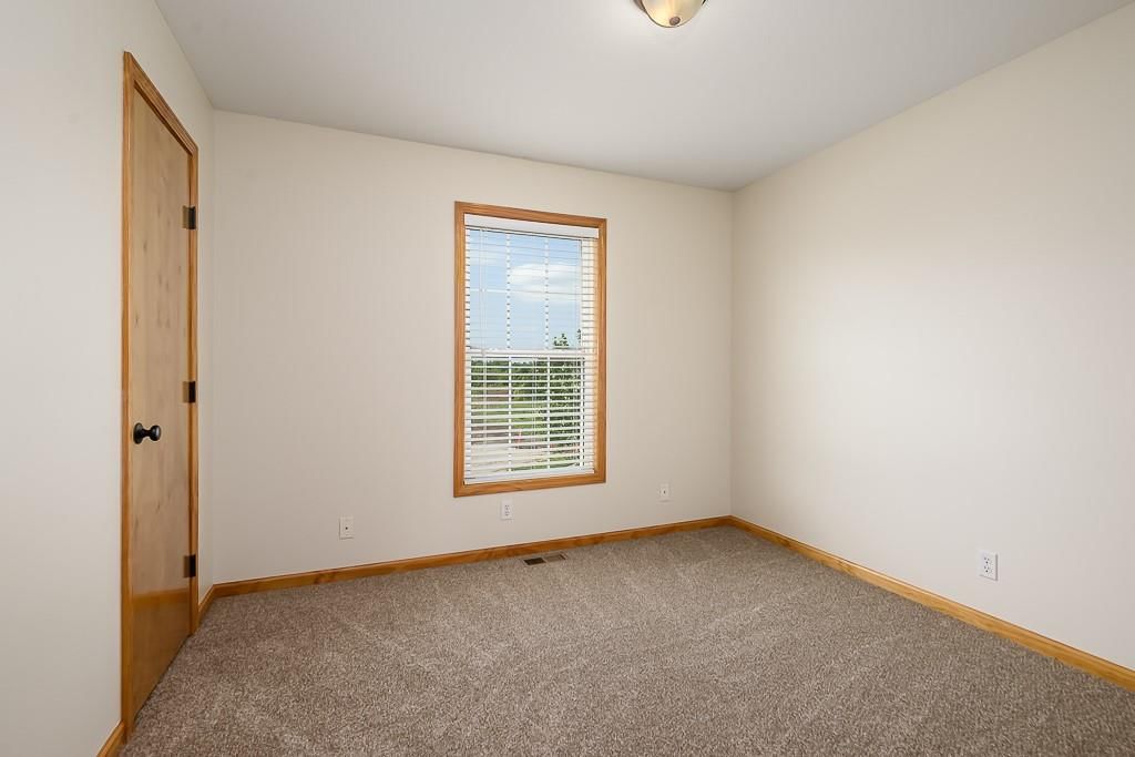 11212 Rowland Avenue — photo 16