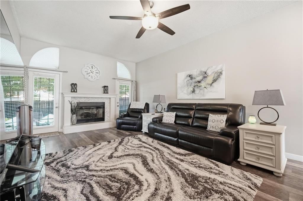 820 SW BENJAMIN Circle — photo 3